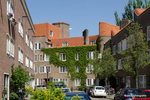 Burgemeester Tellegenstraat.
              <br/>
              Annemarieke Verheij, 2015-05-24